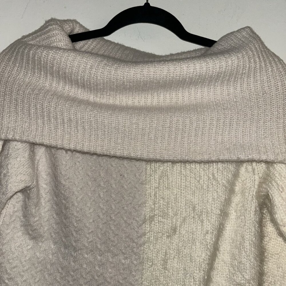 Christian Siriano Ivory Wool Acrylic Blend Cowl Neck Chic Sweater Size Medium - Picture 3 of 8